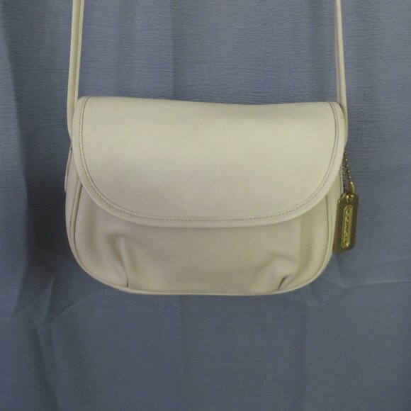 ❤️VTG COACH 240 Lightweight Cafe Pleated Bag Semi Circle Crossbody Purse + FOB - Picture 3 of 13